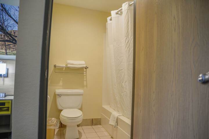 Room 15 of 30