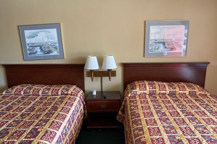 Room 9 of 20