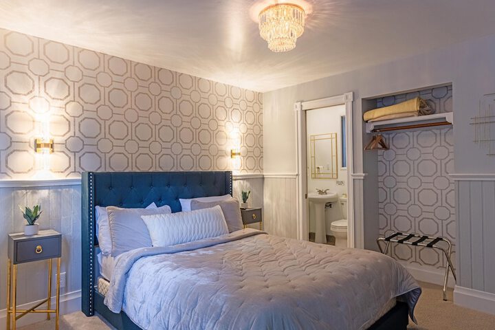 Room 105 of 150