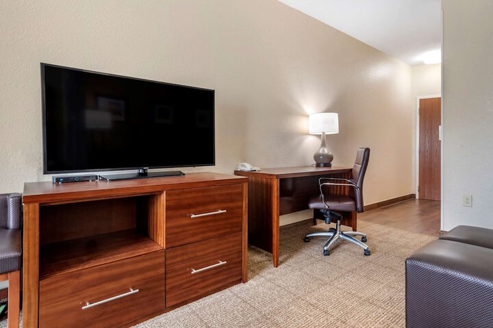 Room 33 of 41