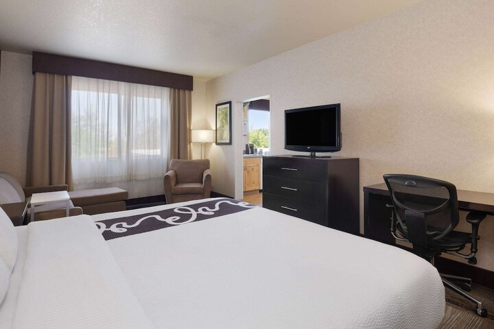 Room 52 of 83