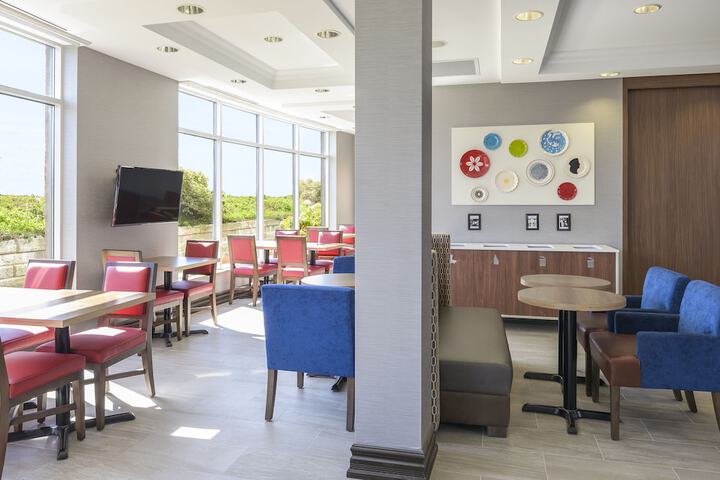 Holiday Inn Express & Suites North Bay by IHG