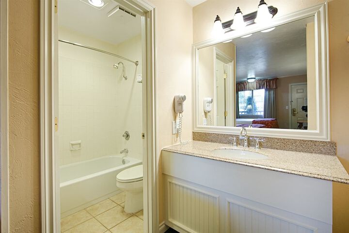 Room 4 of 37