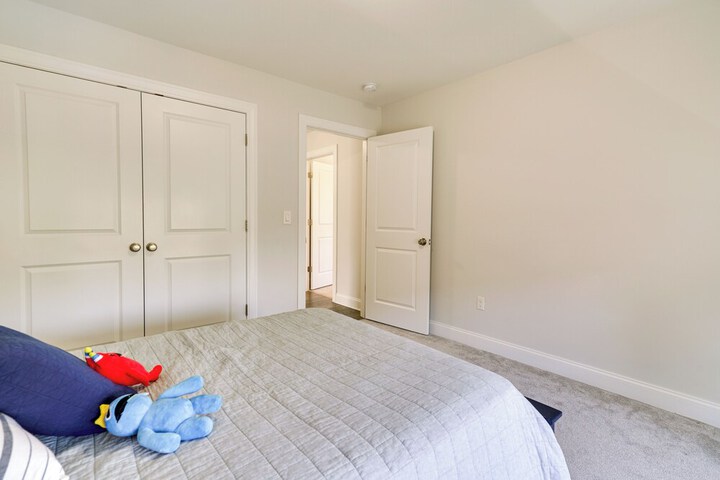 Sleek Long Branch Vacation Rental w / Pool + Patio!