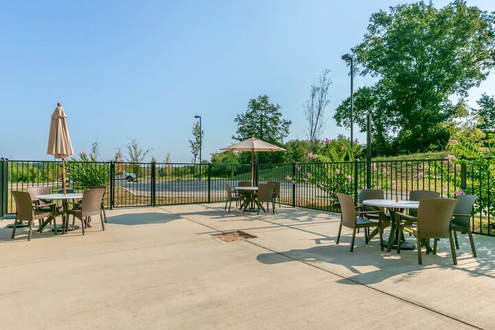 Sundeck 32 of 33