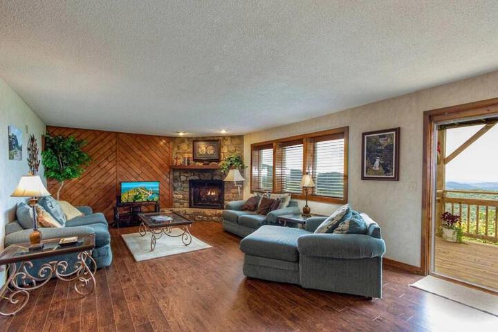 Serene & Comfy - Stunning View & Long - Jetted Tub