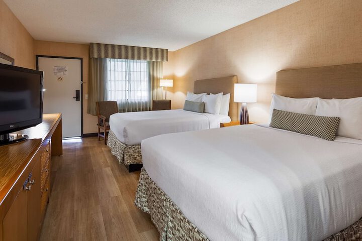 Best Western Plus Las Brisas Hotel