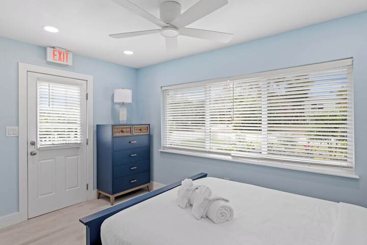 THE Palmview AND Sandpiper Inns