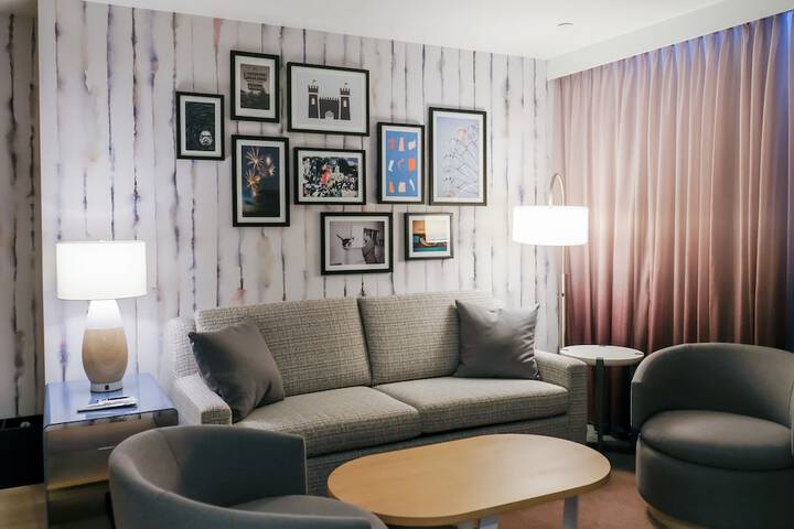 The Viv Hotel Anaheim, a Tribute Portfolio Hotel