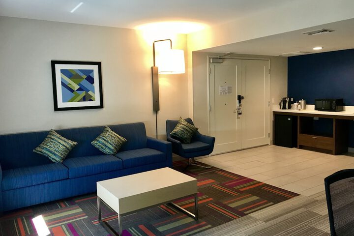 Room 36 of 59