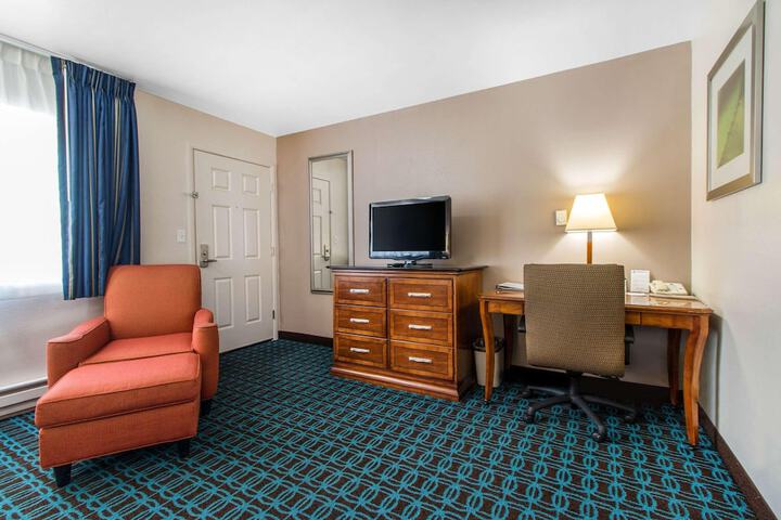 Room 16 of 38
