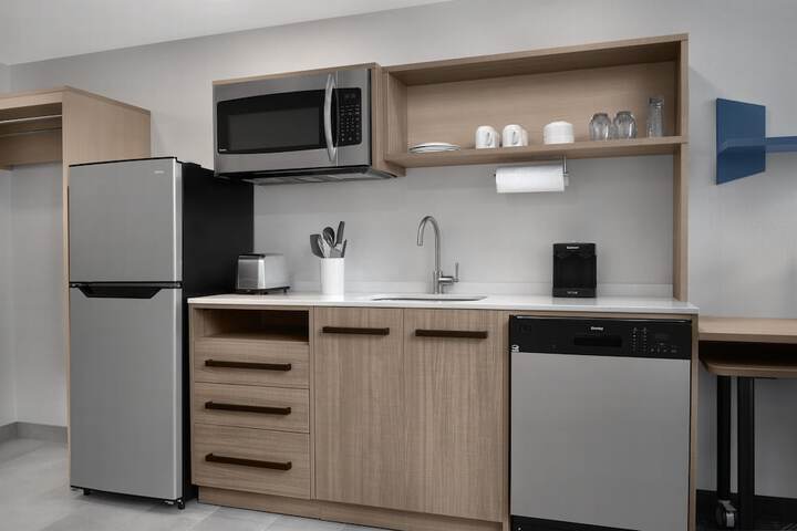 Home2 Suites by Hilton Syracuse Liverpool Airport Area