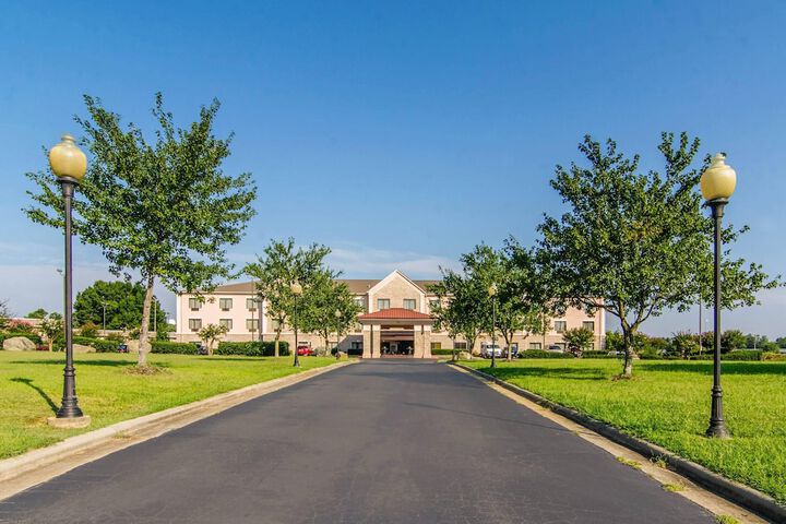 Quality Suites Graham - Burlington South