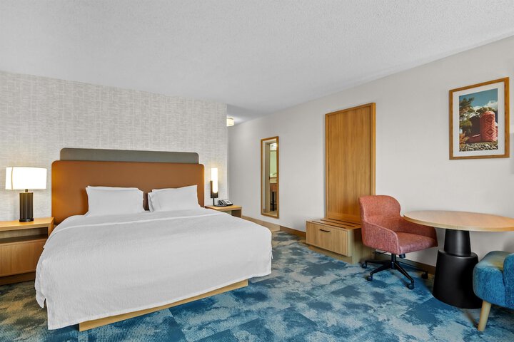 Hampton Inn & Suites Detroit-Canton