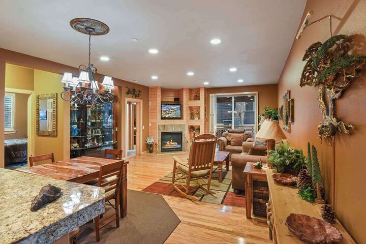Crystal Charm Amazing 3 BDR Condo Close to Beaches Casinos, & Skiing!