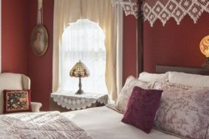 Room 12 of 46