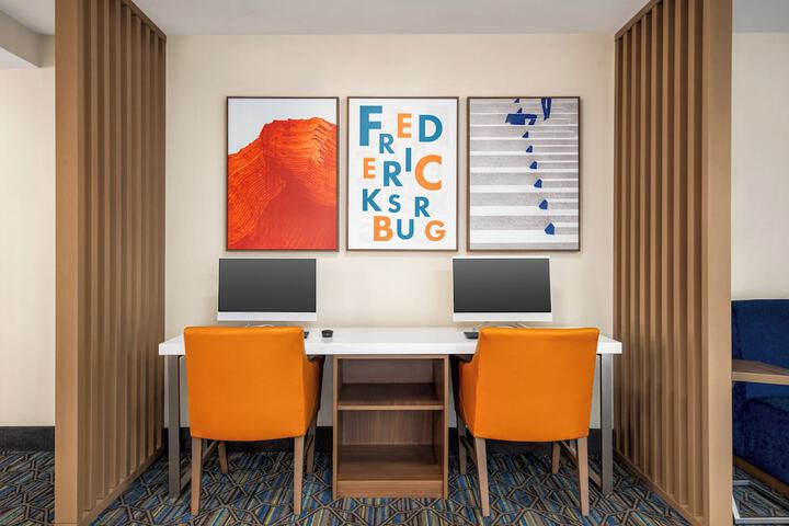 Holiday Inn Express Hotel & Suites Fredericksburg by IHG