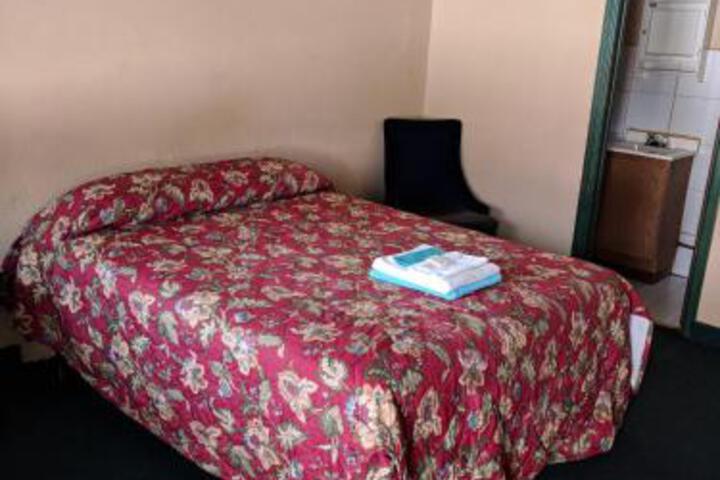Model Motel