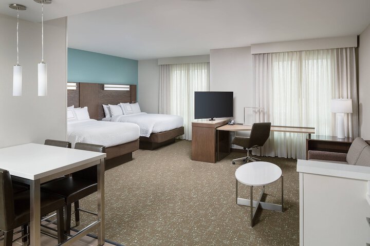 Room 10 of 33