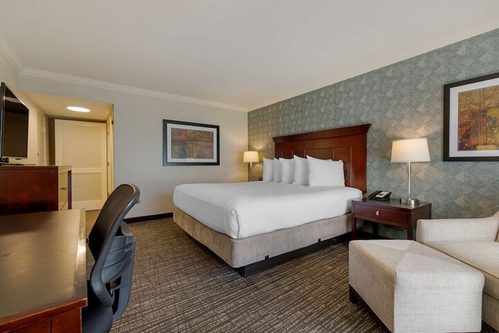 Room 13 of 40