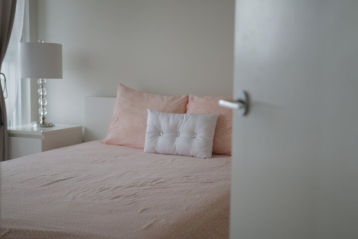 Room 33 of 65