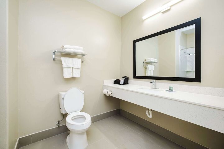 SureStay Studio by Best Western Conroe Downtown