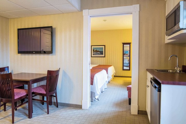 Room 8 of 50