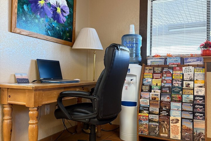 Business Center 23 of 23