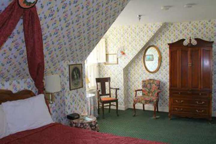 Room 72 of 113