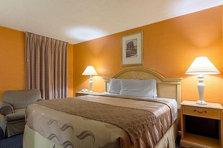 Room 12 of 26