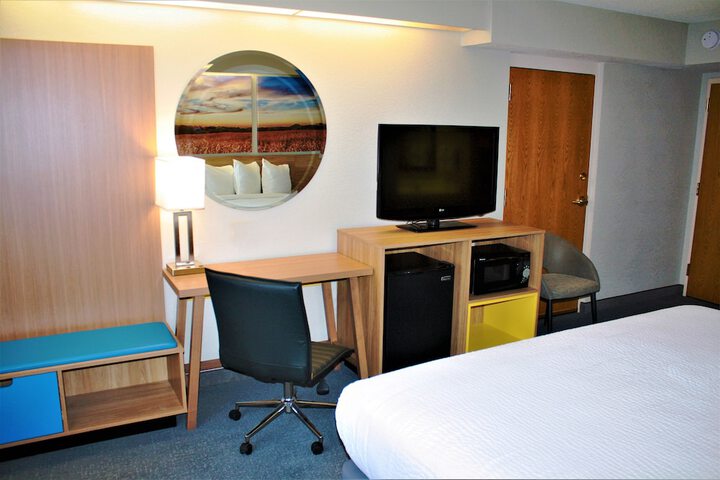 Room 16 of 36