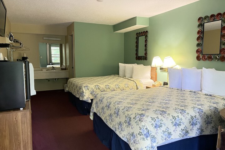 Room 27 of 43