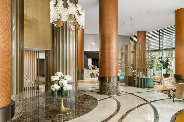 Trump International Beach Resort