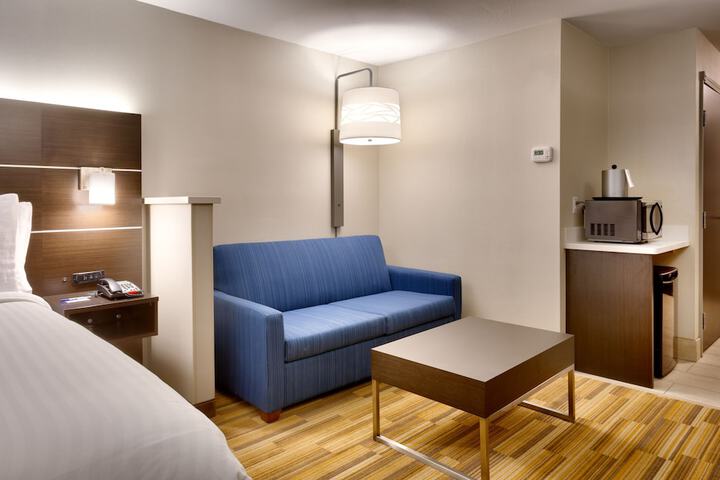 Room 21 of 33
