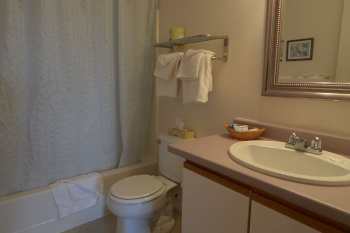 Room 10 of 18