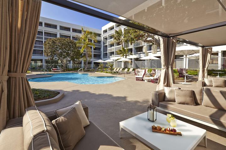 Hotel 4 of 82