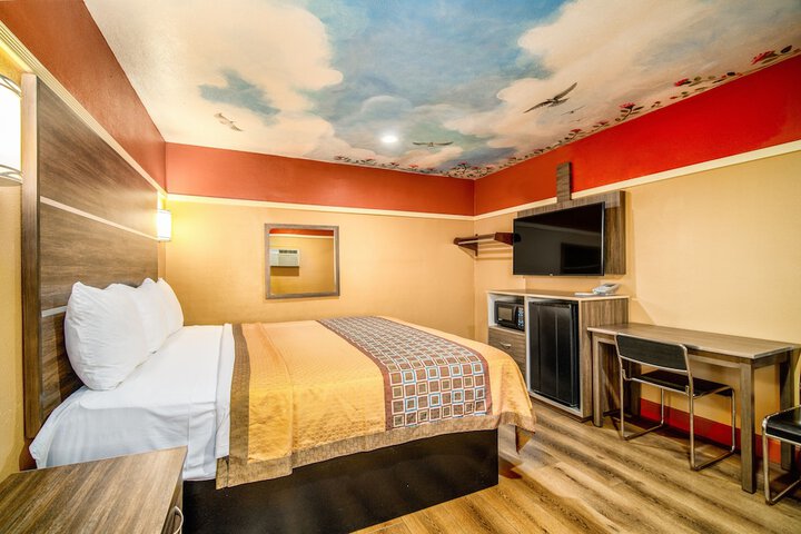 Room 18 of 22