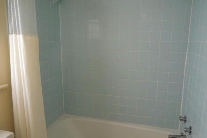 Room 18 of 28