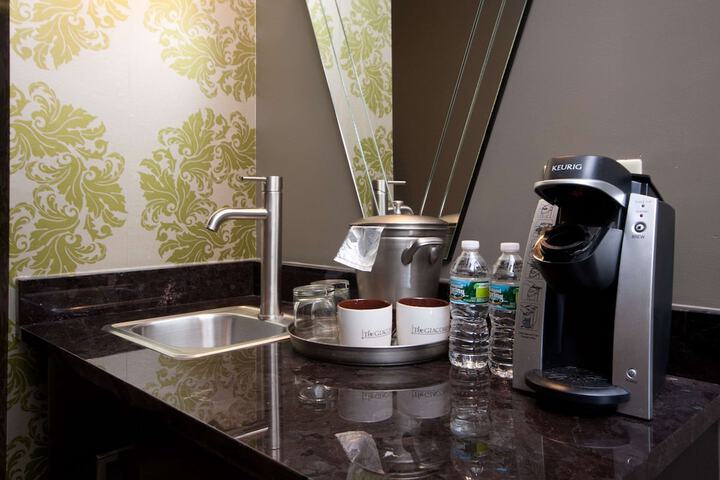 Breakfast/Coffee Service 60 of 65
