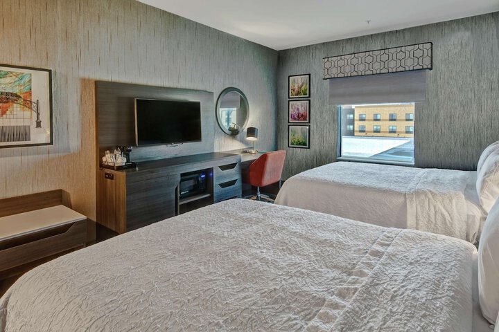 Room 13 of 32