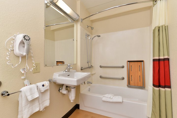Room 16 of 29