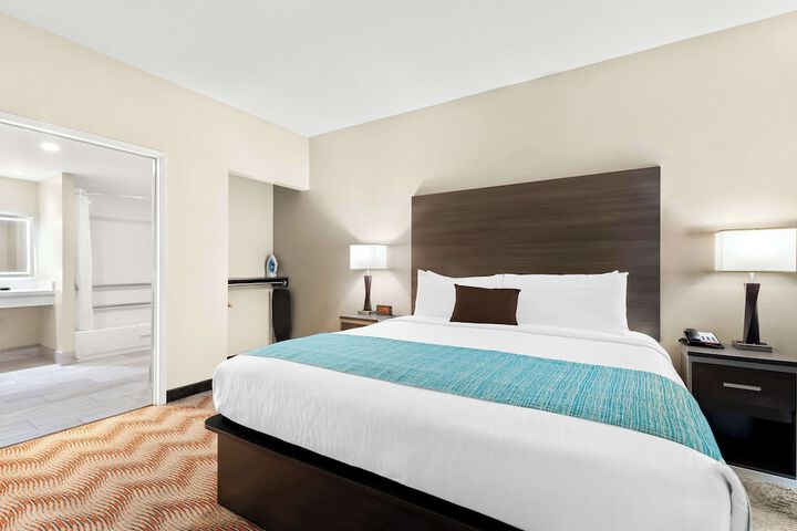 Room 30 of 35