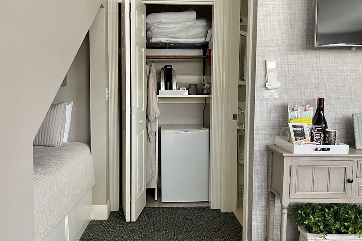 Room 38 of 69