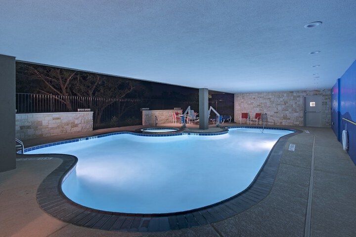 Pool 6 of 34