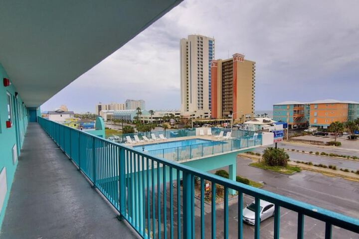 Beachside Resort Hotel
