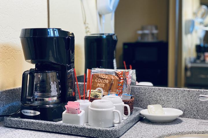 Breakfast/Coffee Service 33 of 38