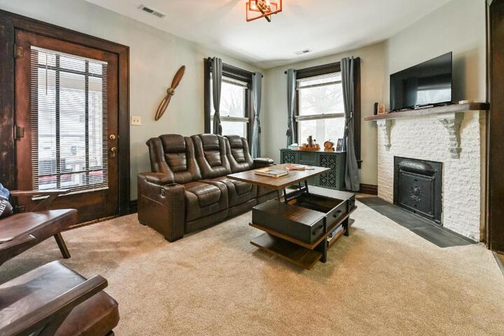 Sr Pilot Earhart Hangar Suite 2 br K & Q, 1 Ba