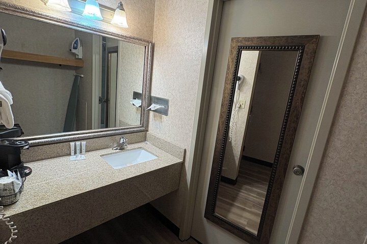 Bismarck Hotel and Conference Center