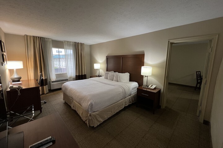 Room 11 of 32