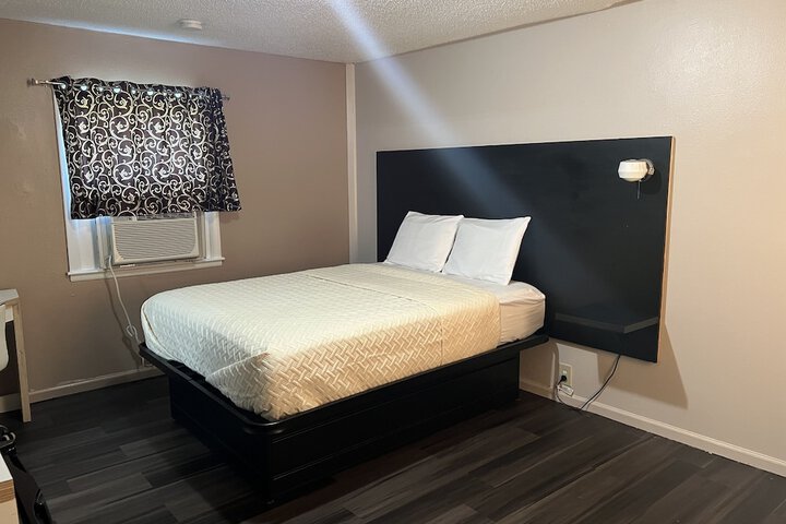 Room 17 of 17